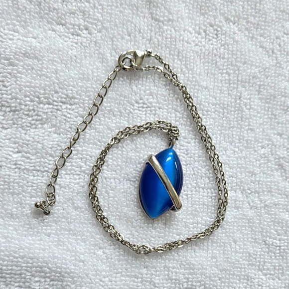 NECKLACE - Blue teardrop pendant with metal detailing - Picture 6 of 6